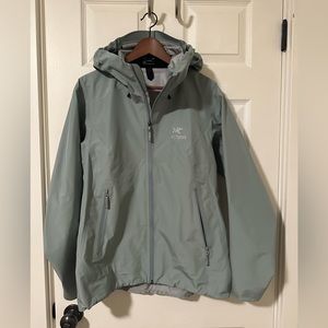 Beta LT Rain Jacket